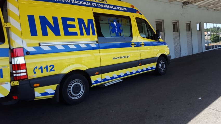 Homem sofre ferimentos graves em despiste de mota